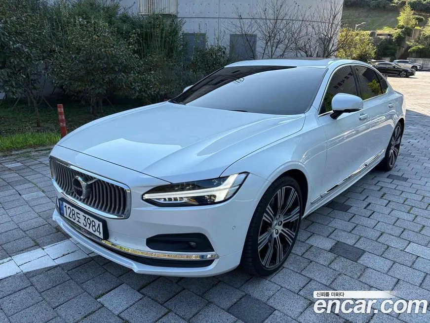 Volvo S90 — фото 1