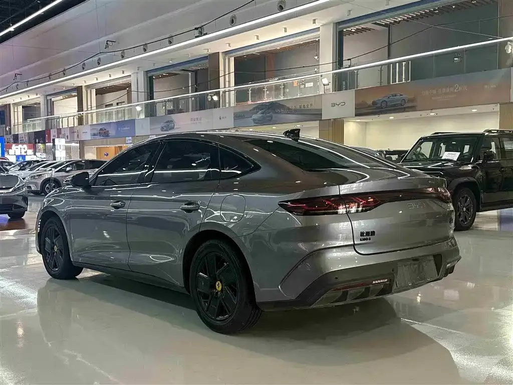 BYD Qin L — фото 6