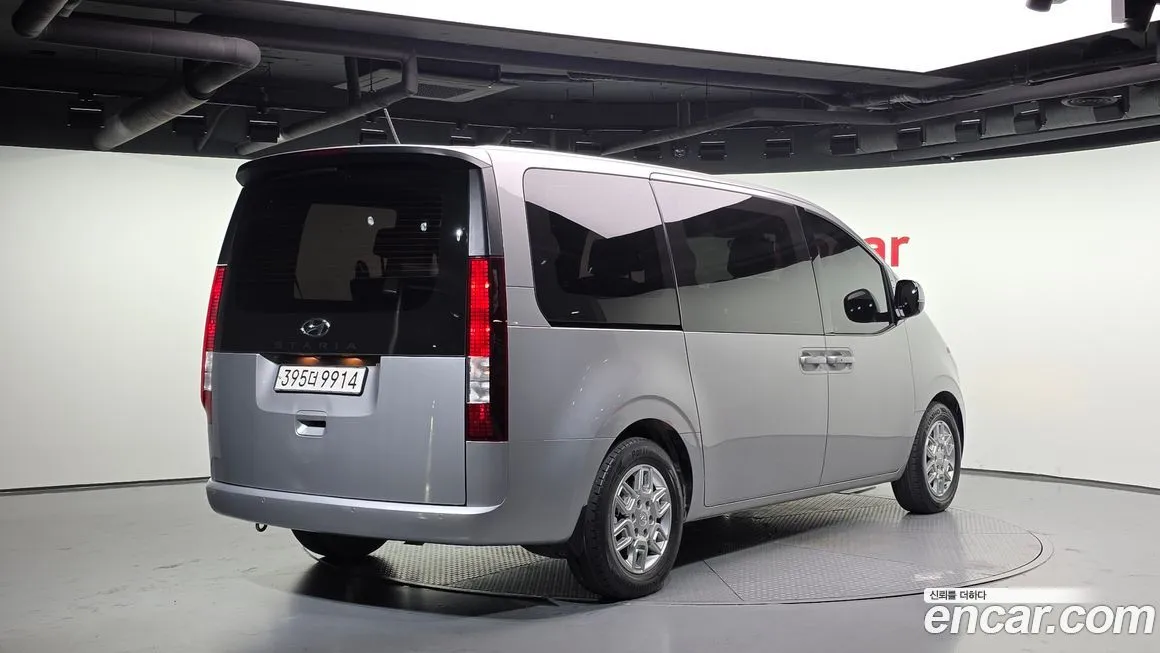 Hyundai Staria — фото 2