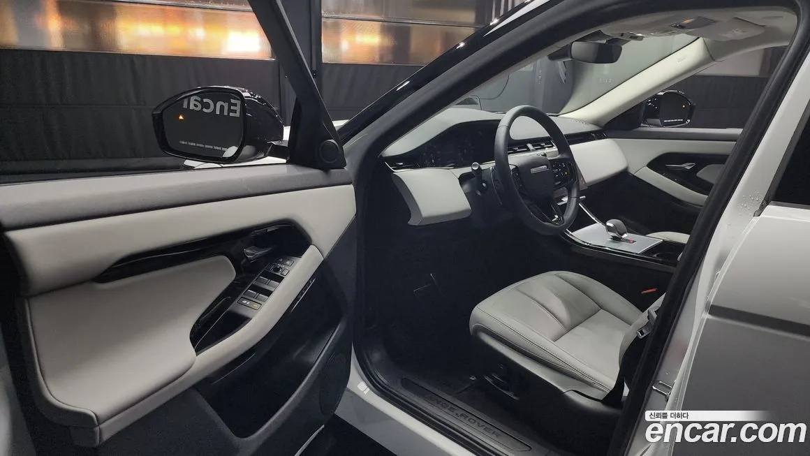 Land Rover Range Rover Evoque — фото 10
