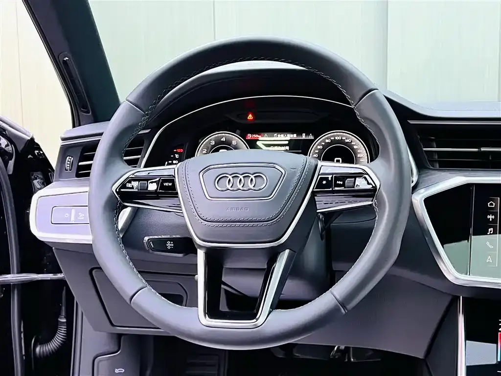 Audi A6L — фото 9