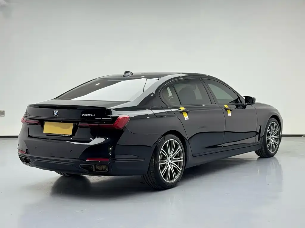 BMW 7 Series 2021 из CN, фото 4