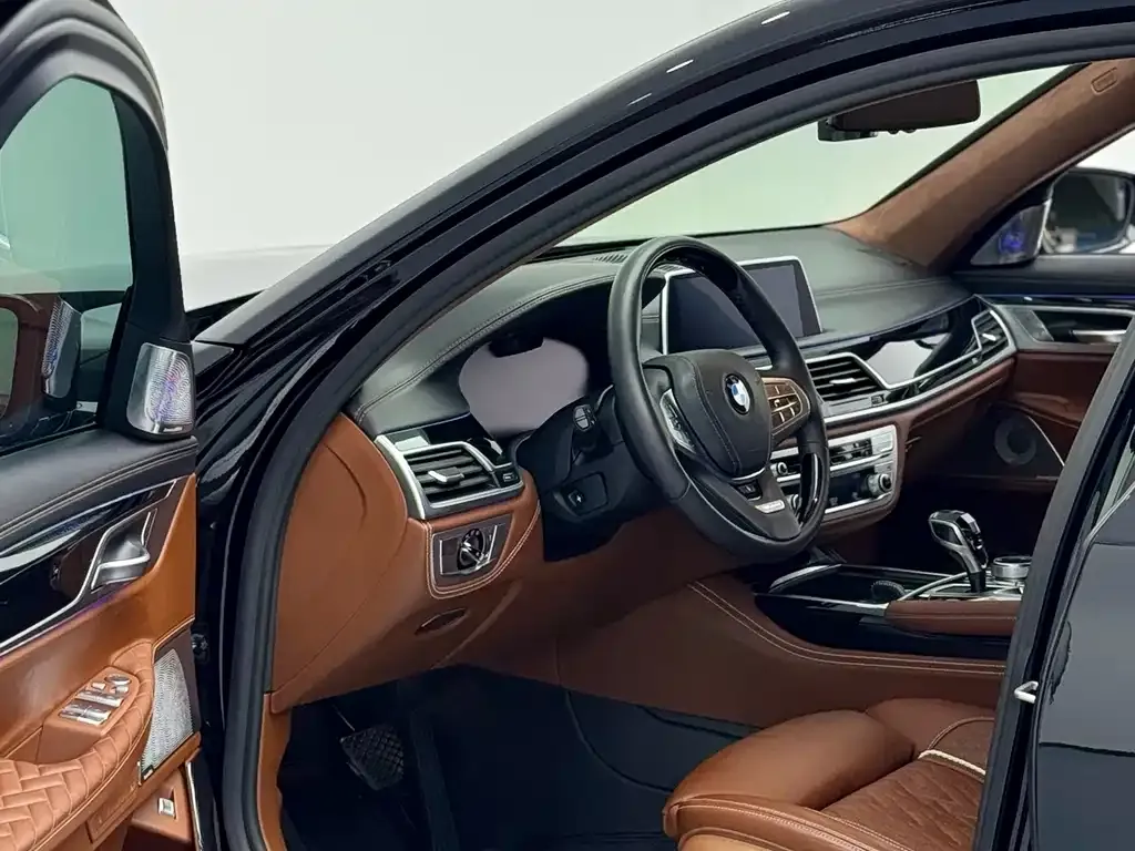 BMW 7 Series 2021 из CN, фото 9