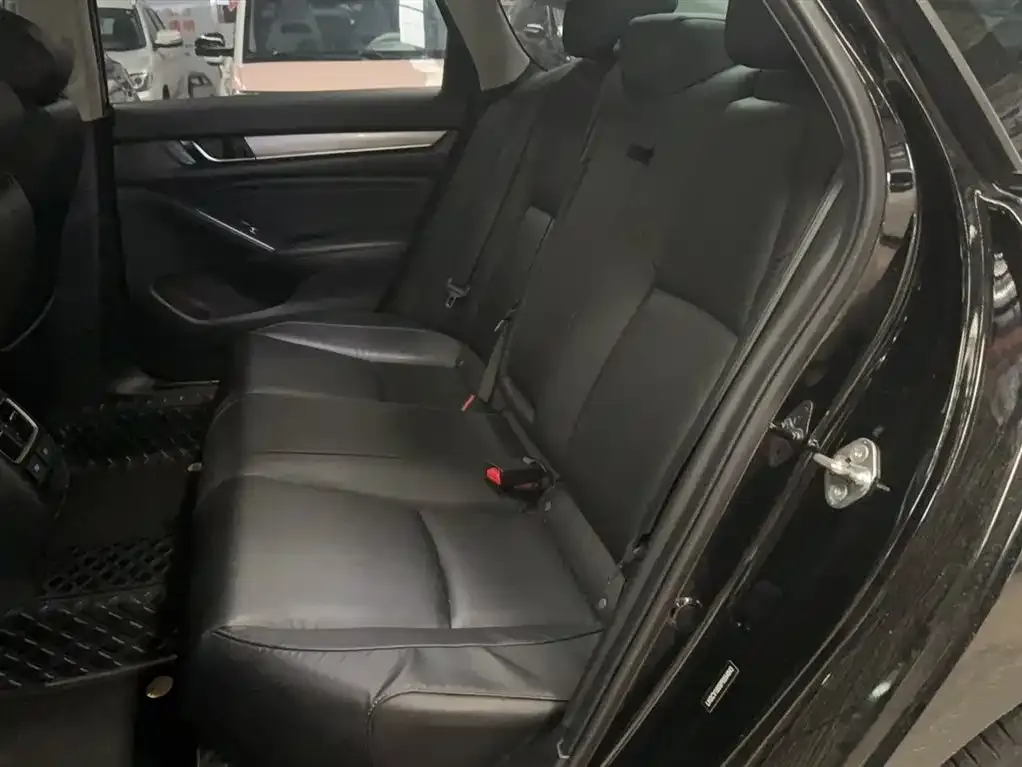 Honda Accord 2023 из CN, фото 8