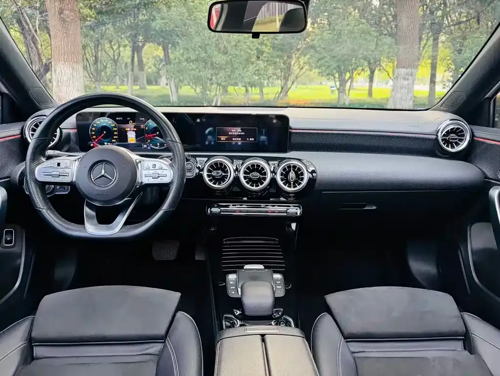 Mercedes-Benz A-Class — фото 10