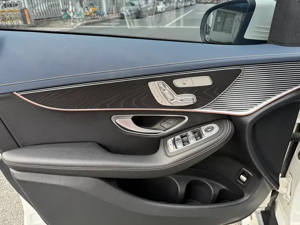Mercedes-Benz EQC 2024 из CN, фото 10