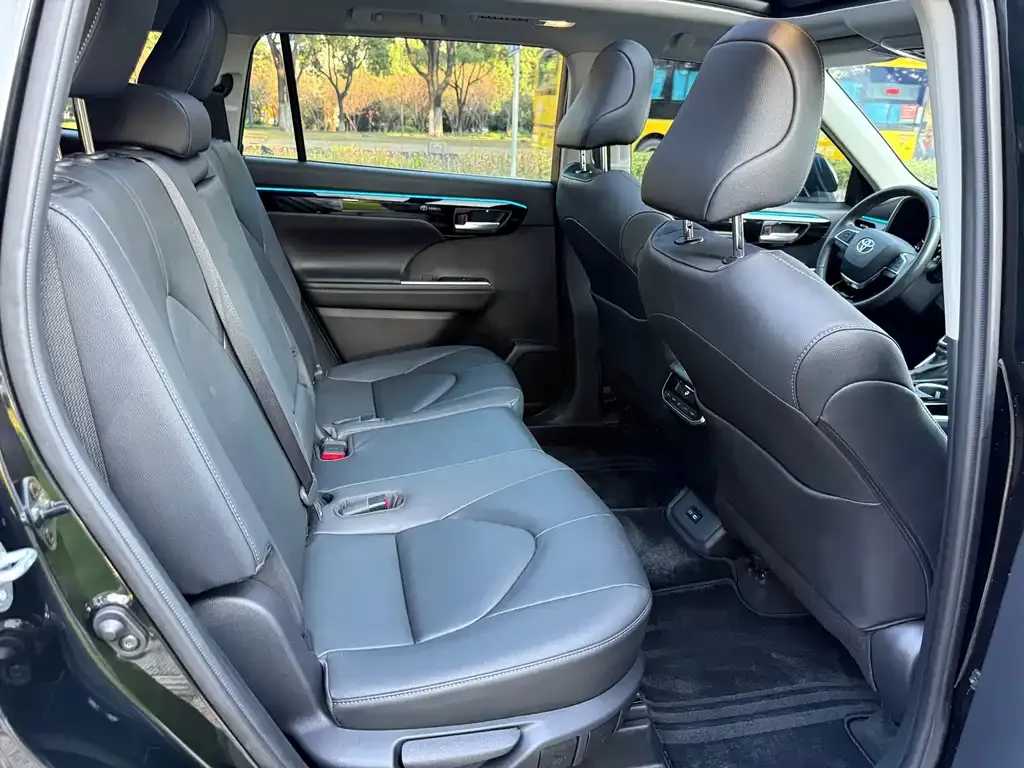Toyota Highlander 2024 из CN, фото 7