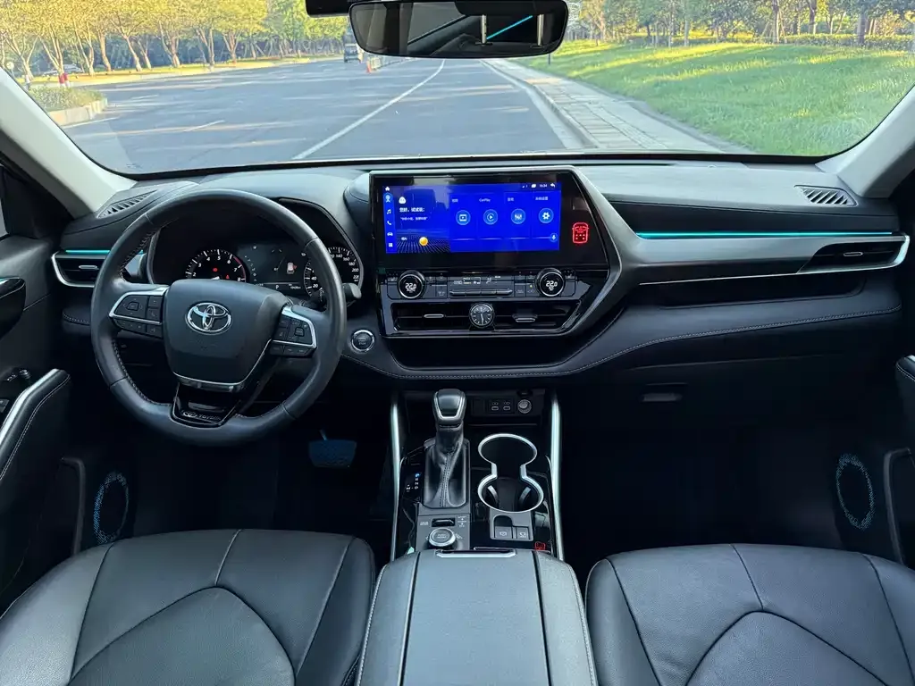Toyota Highlander 2024 из CN, фото 8