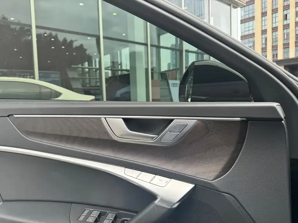 Audi A6L 2023 из CN, фото 8
