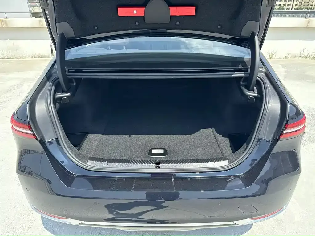 BMW i5 2024 из CN, фото 8