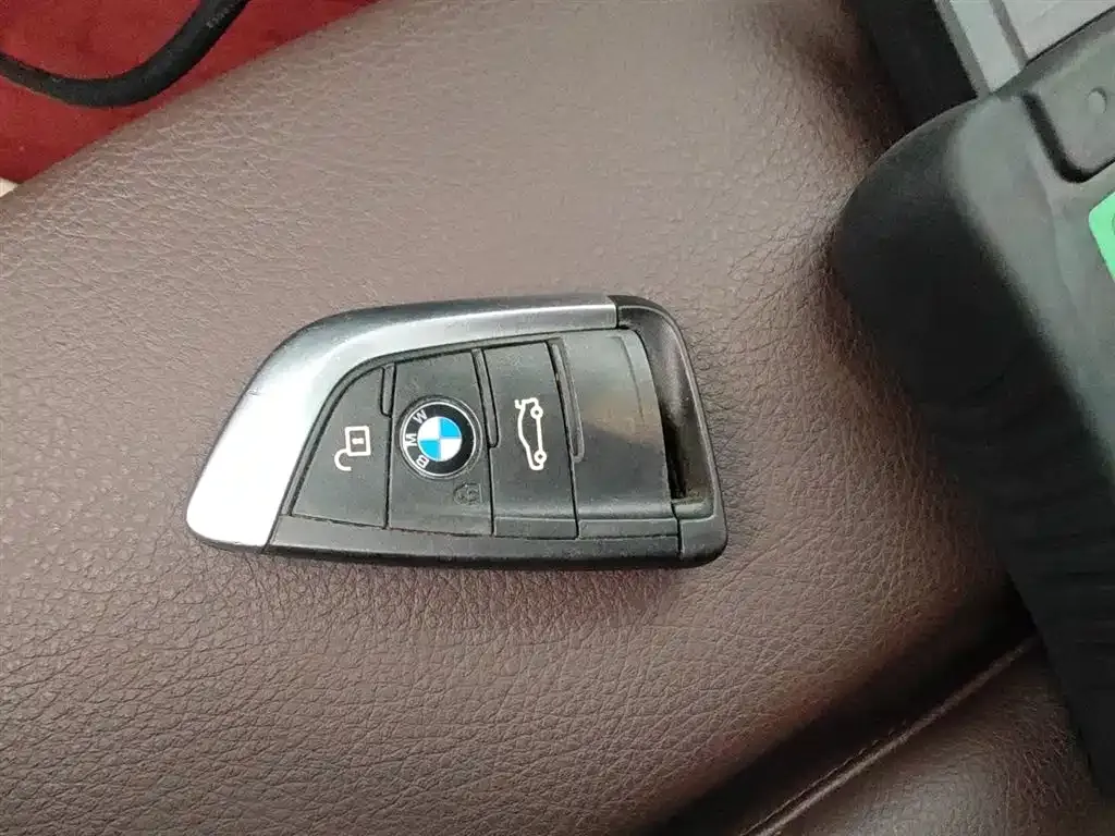 BMW X1 — фото 9