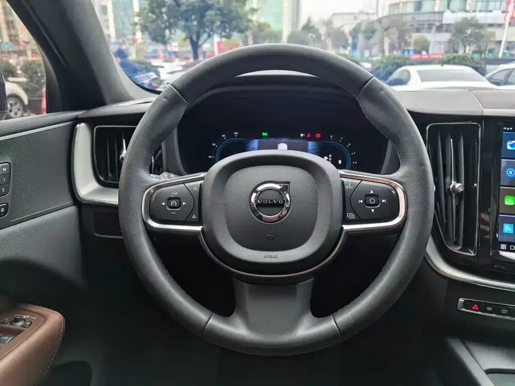 Volvo XC60 2023 из CN, фото 10
