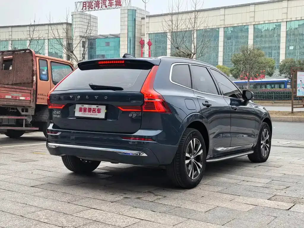 Volvo XC60 2023 из CN, фото 4