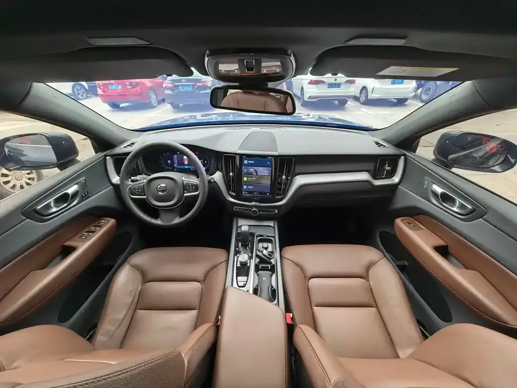 Volvo XC60 2023 из CN, фото 8