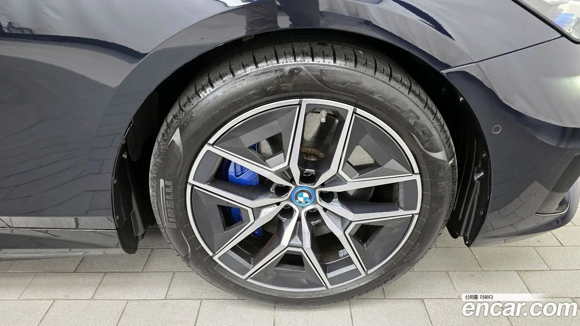 BMW i5 — фото 5