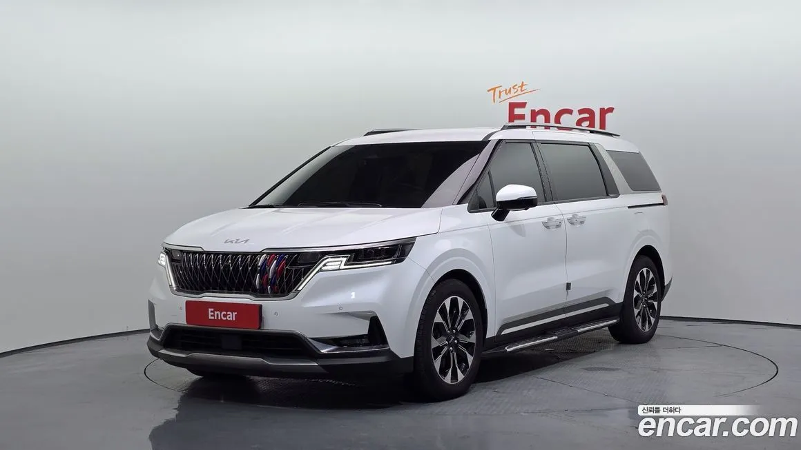 Kia Carnival — фото 1