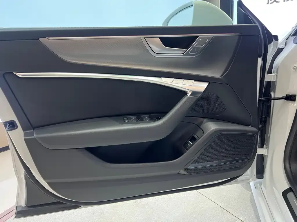 Audi A7 2024 из CN, фото 6