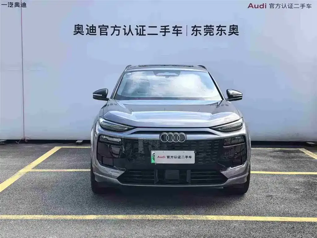 Audi Q6L e-tron — фото 2