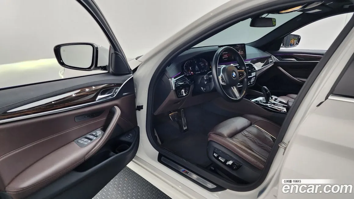 BMW 5-Series 2022 из KR, фото 10