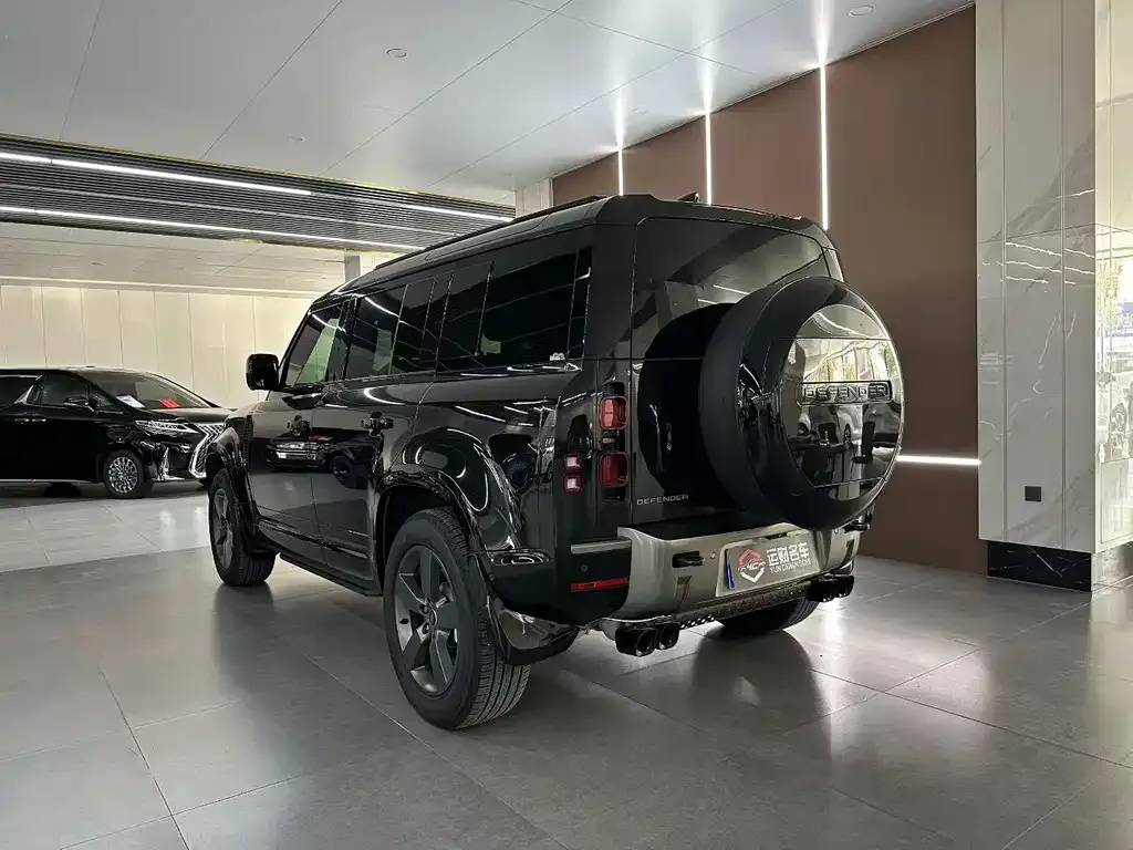 Land Rover Defender — фото 7