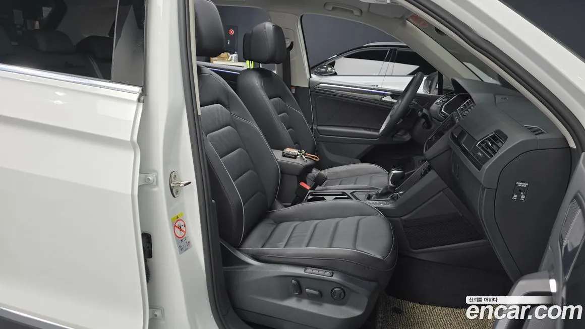 Volkswagen Tiguan — фото 10