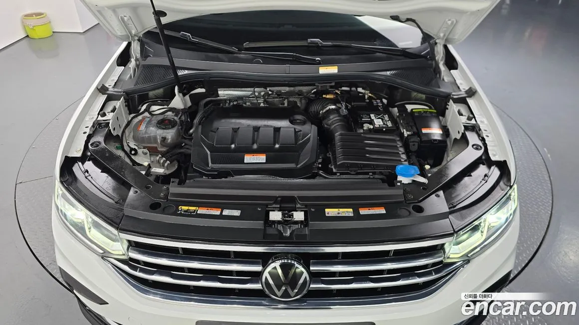 Volkswagen Tiguan — фото 6