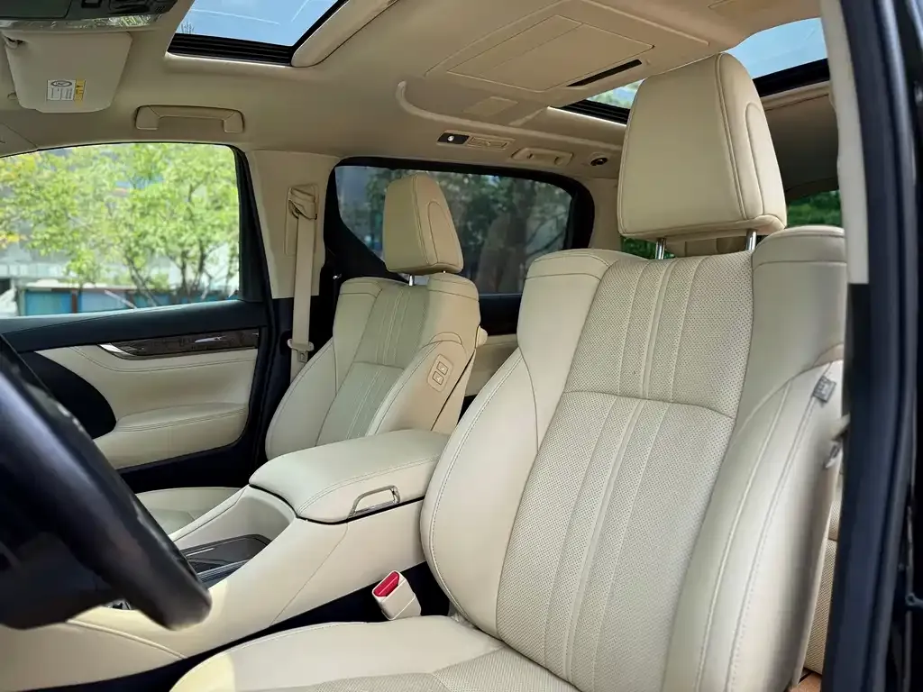 Toyota Vellfire — фото 10