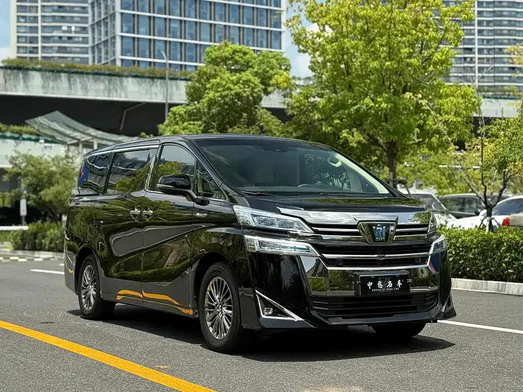 Toyota Vellfire — фото 3