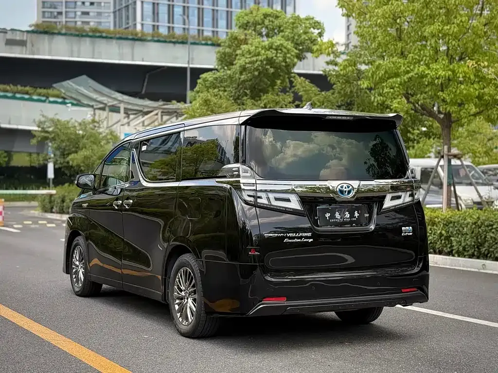 Toyota Vellfire — фото 7