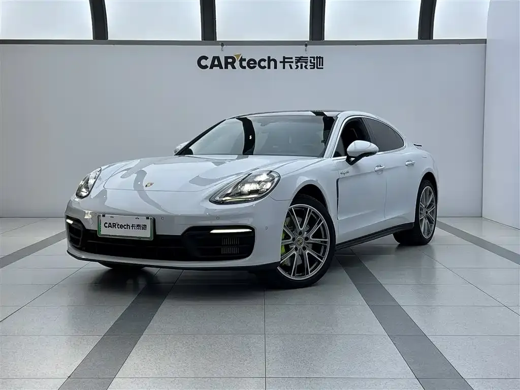 Porsche Panamera Hybrid — фото 1