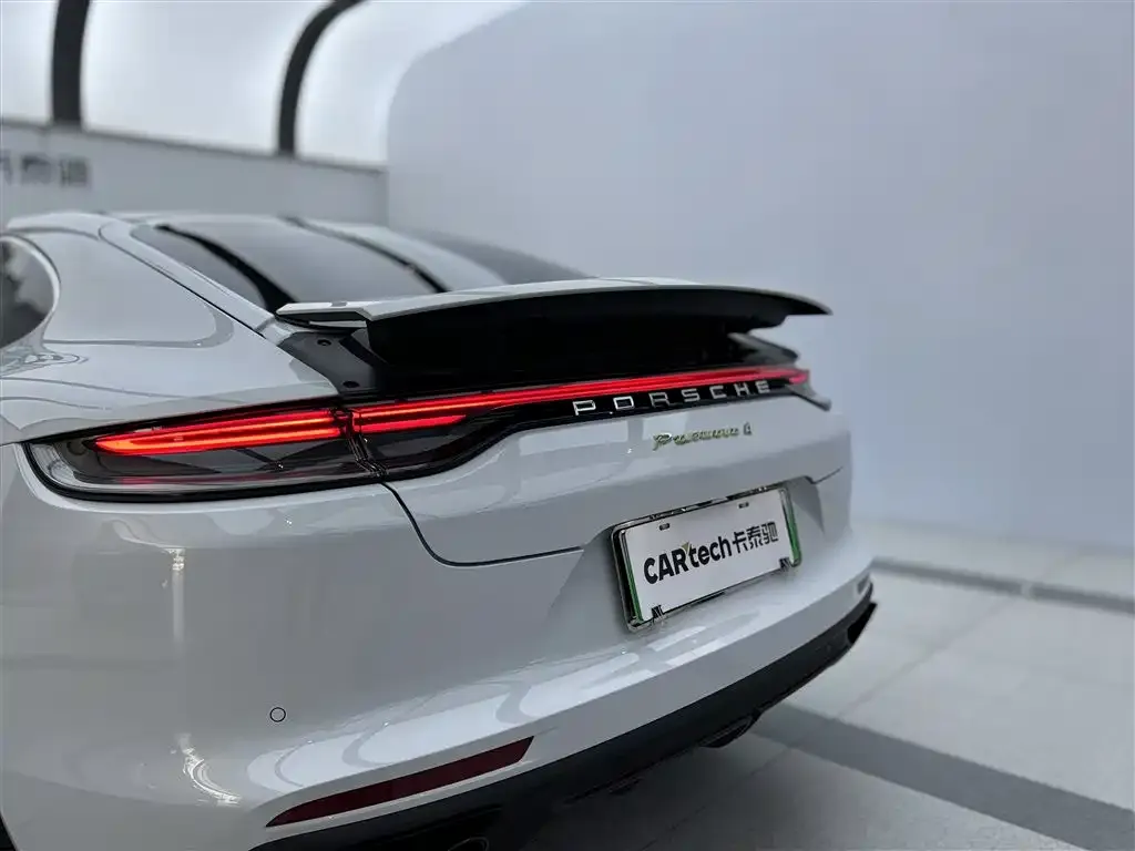 Porsche Panamera Hybrid — фото 6