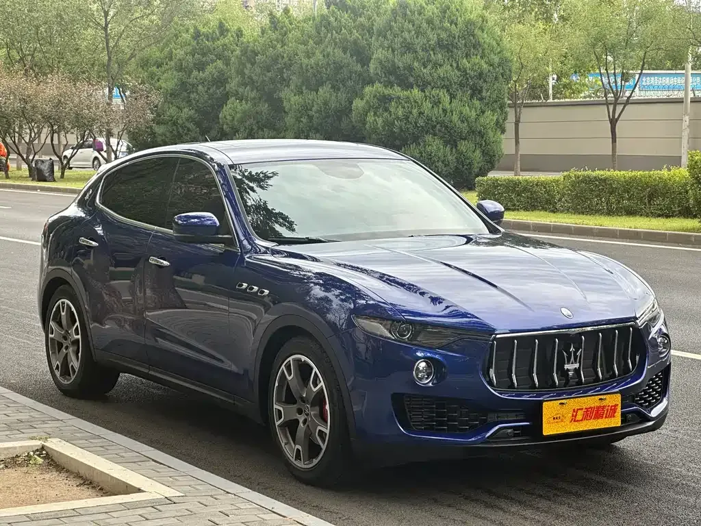 Maserati Levante — фото 3