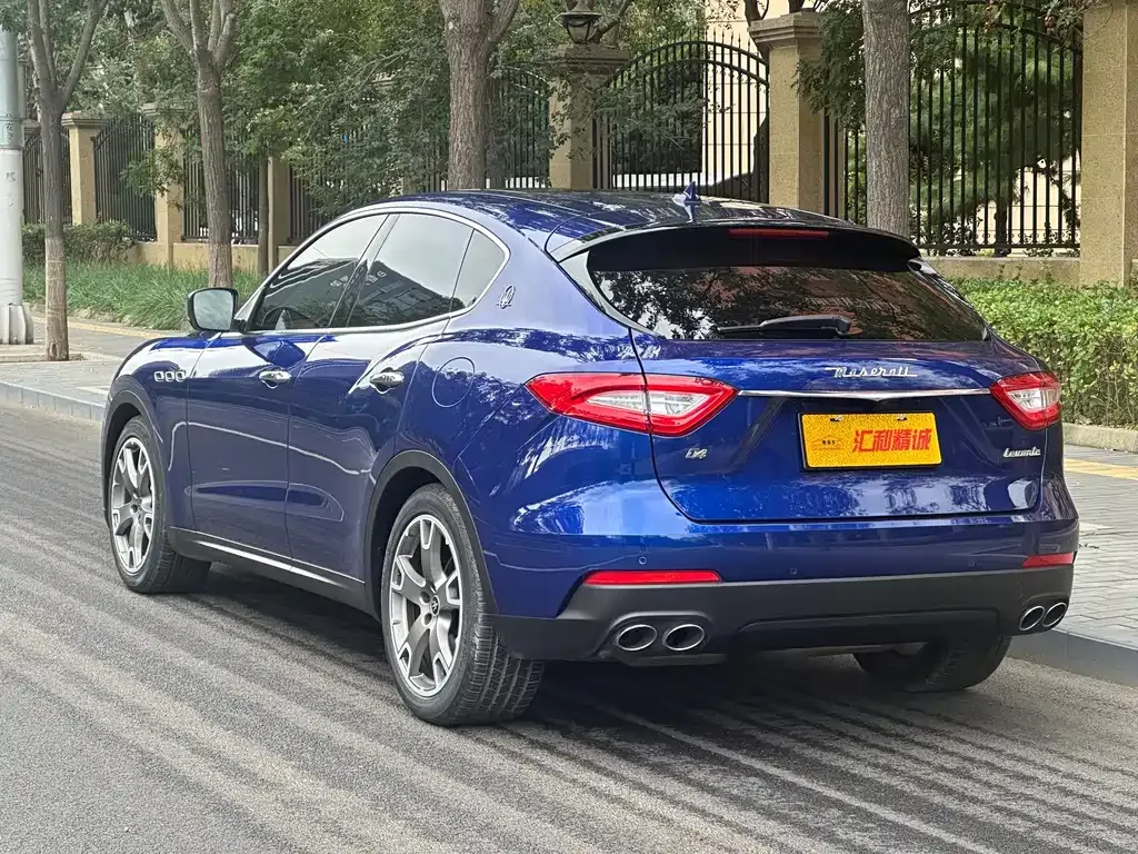 Maserati Levante — фото 6