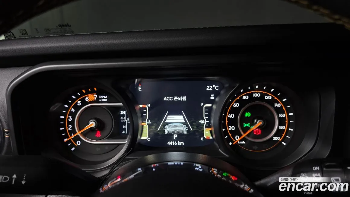 Jeep Wrangler 2024 из KR, фото 8