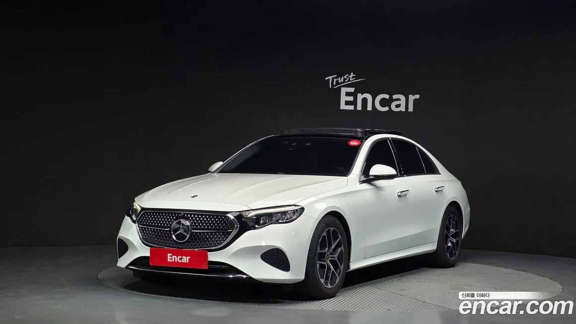 Mercedes-Benz E-Class — фото 1
