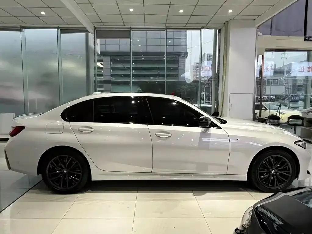 BMW 3 Series 2024 из CN, фото 7