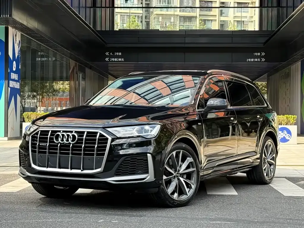 Audi Q7 2023 из CN, фото 1