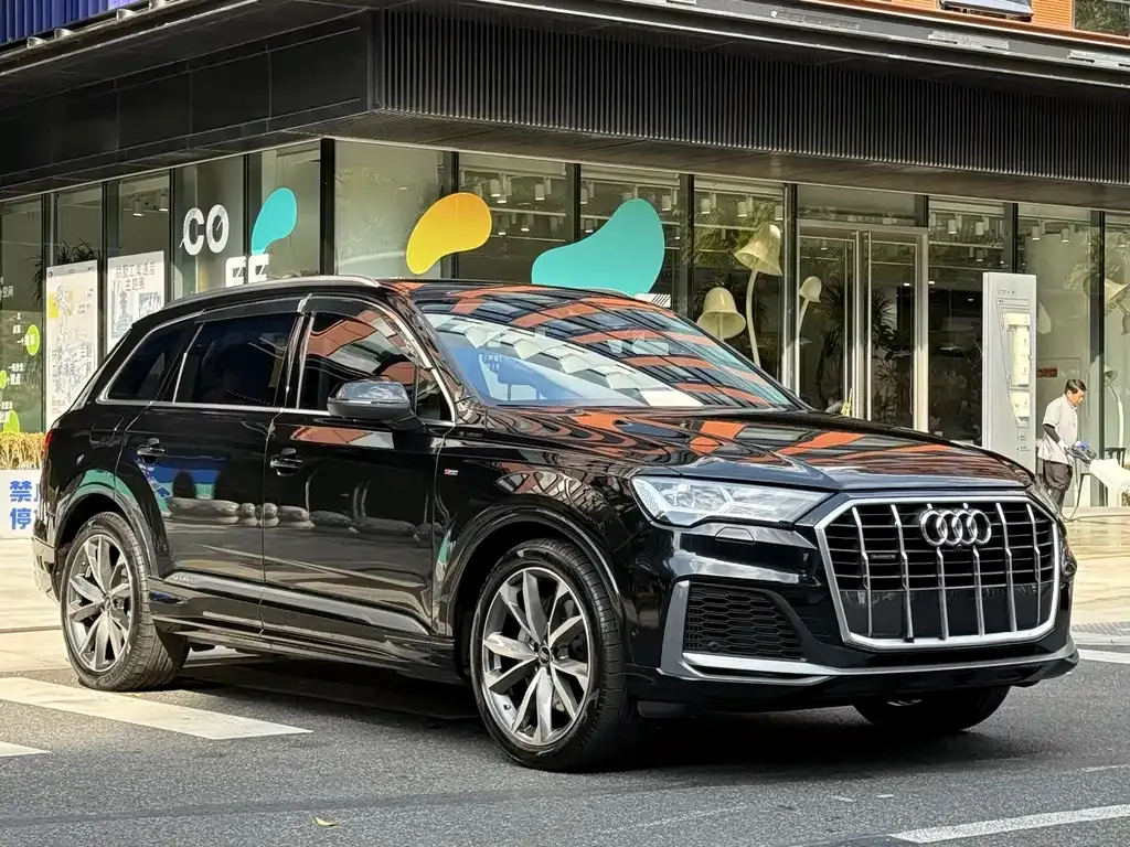 Audi Q7 2023 из CN, фото 3