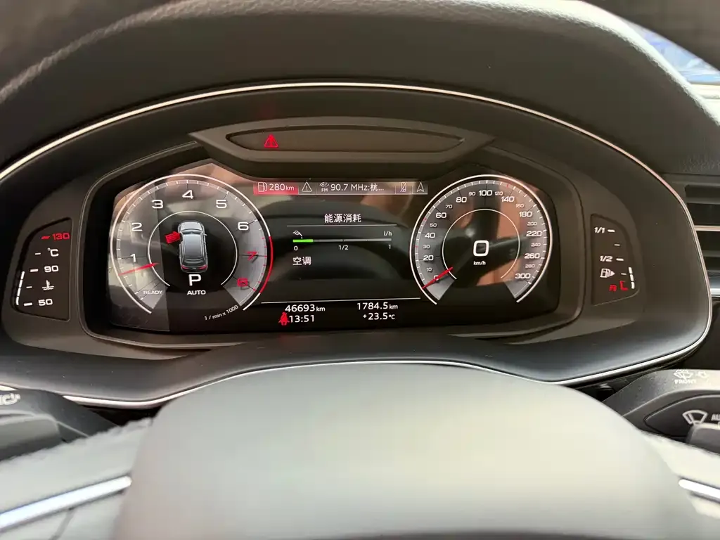 Audi Q7 2023 из CN, фото 7