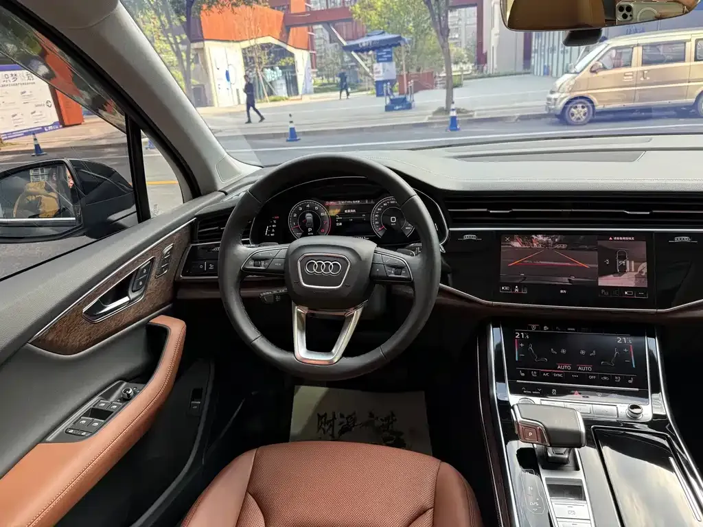 Audi Q7 2023 из CN, фото 9
