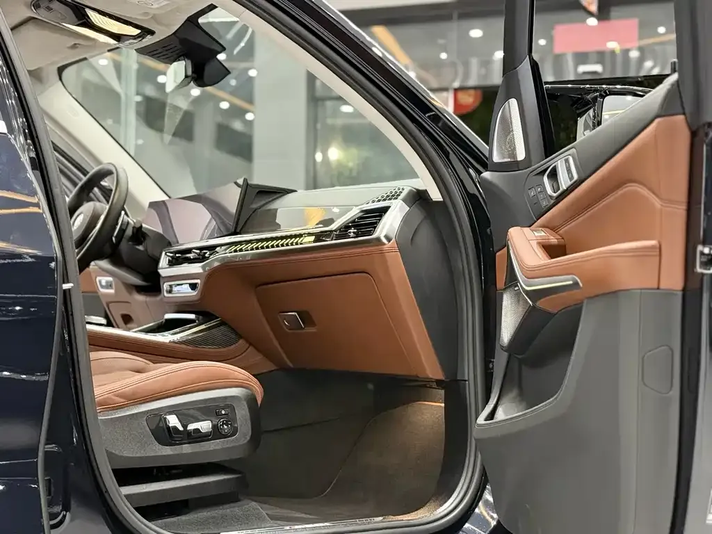 BMW X7 2024 из CN, фото 6
