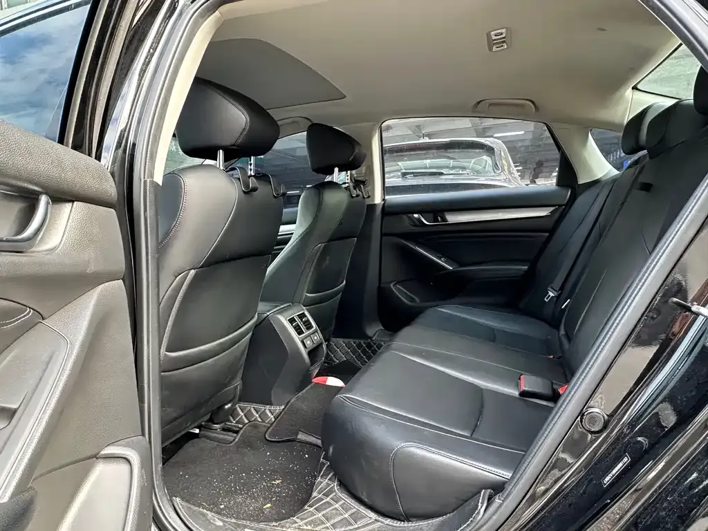 Honda Accord — фото 4