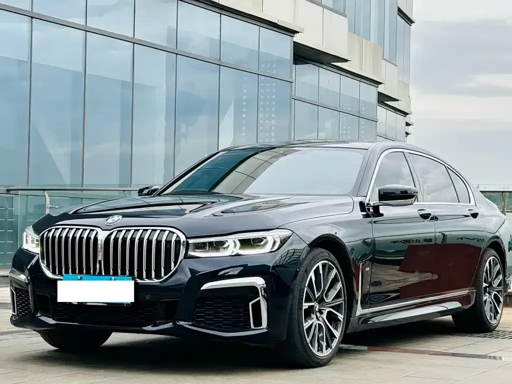 BMW 7 Series — фото 1