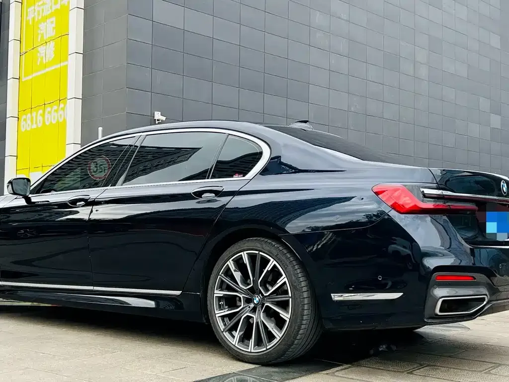BMW 7 Series — фото 4