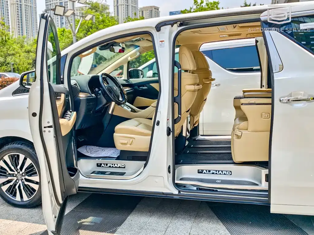 Toyota Alphard 2022 из CN, фото 8