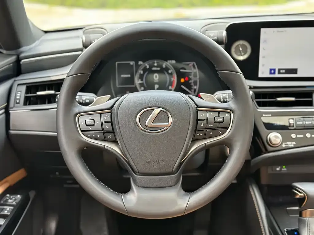 Lexus ES — фото 9