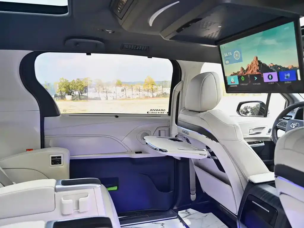 Toyota Granvia 2024 из CN, фото 7