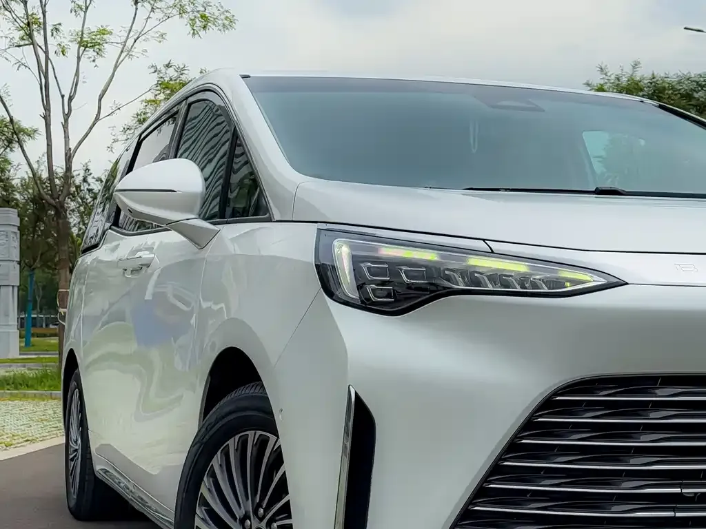 Buick Century 2023 из CN, фото 2