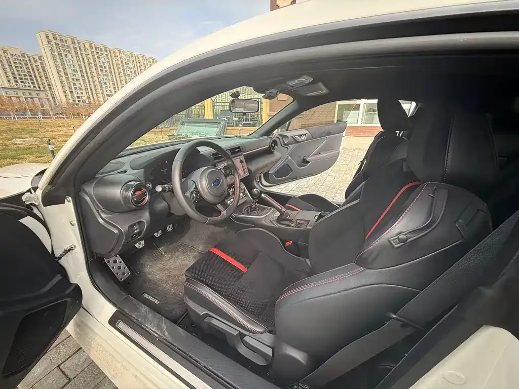 Subaru BRZ 2023 из CN, фото 8