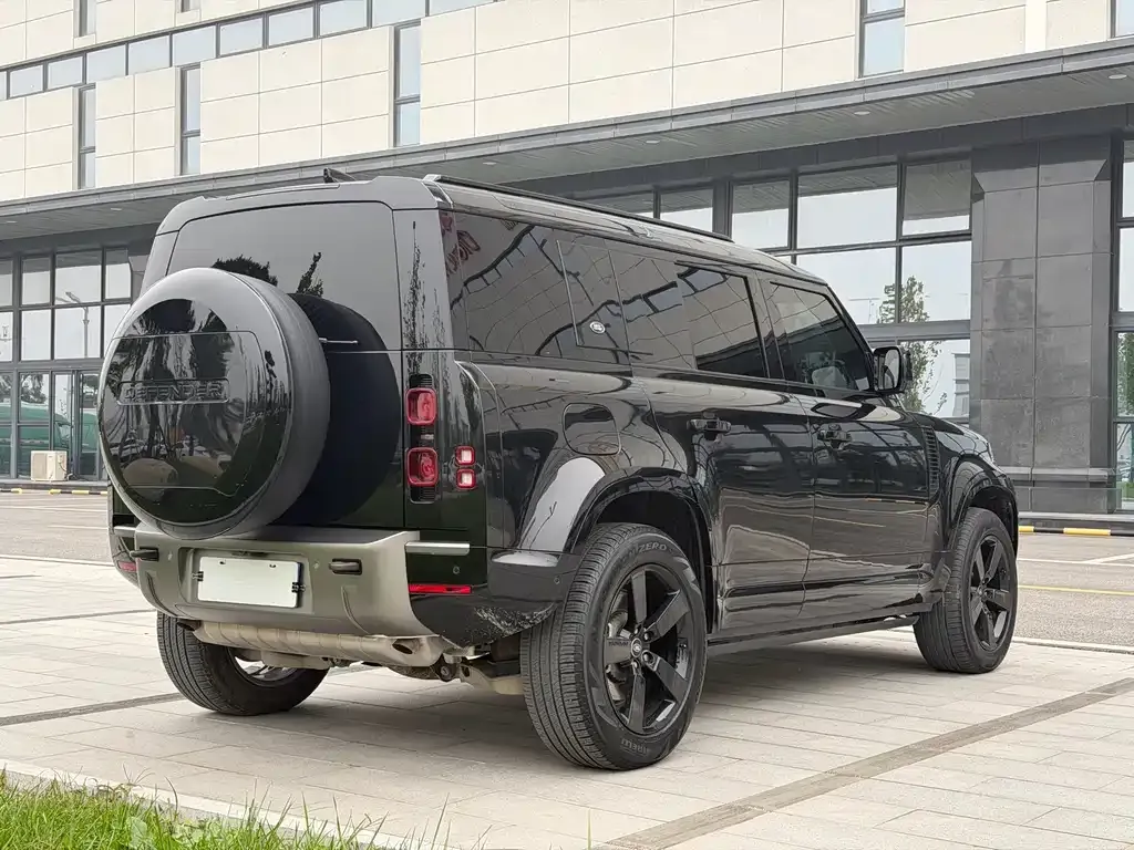 Land Rover Defender — фото 10